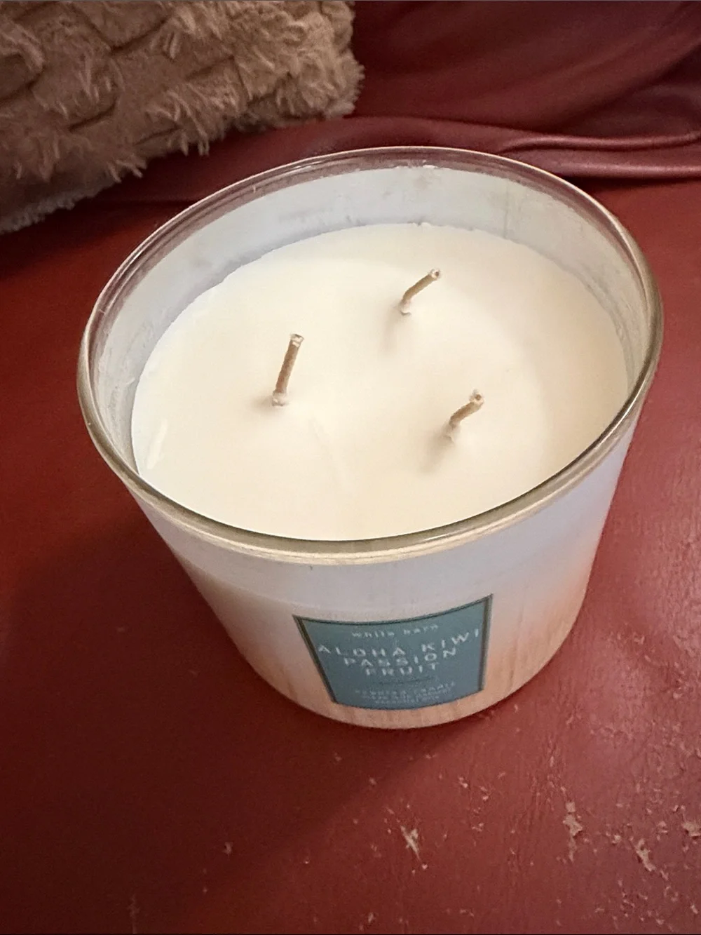 White Barn Aloha Kiwi Passion Fruit Candle - Blue/Tan with Gold Lid